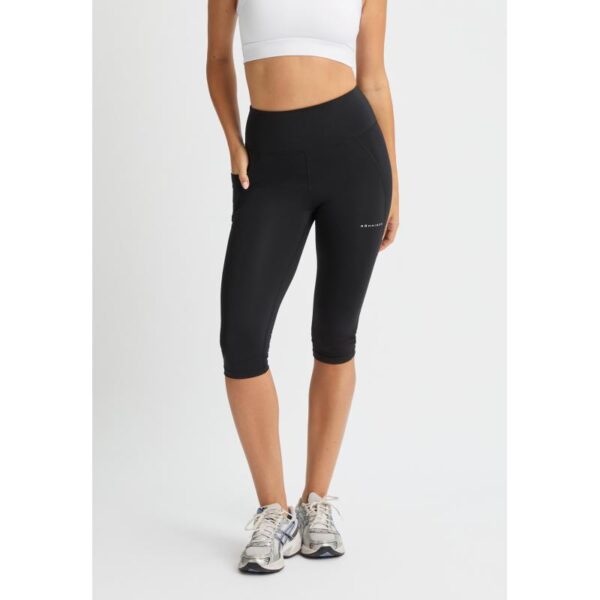 Röhnisch-Röhnisch–Flattering-High-Waist-Capri-Tights-112236-Strømsø-Sport-1 Röhnisch Röhnisch Flattering High Waist Capri Tights 112236 Strømsø Sport 1
